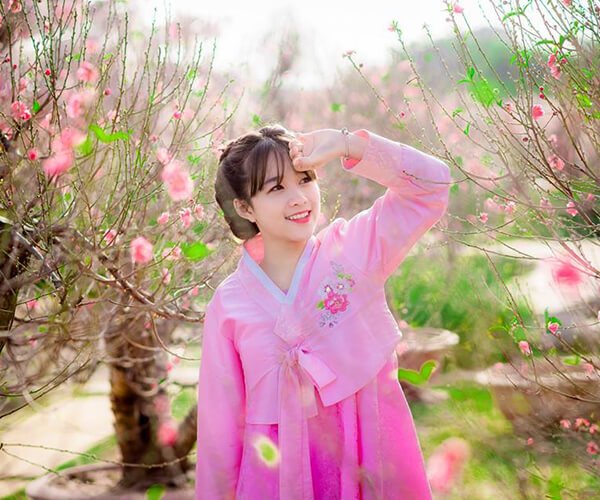 girl mặc hanbok xinh