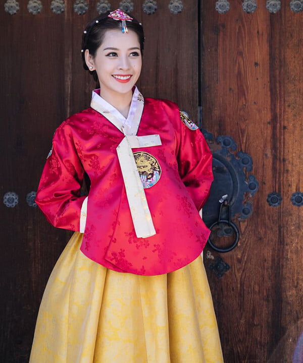 girl mặc hanbok